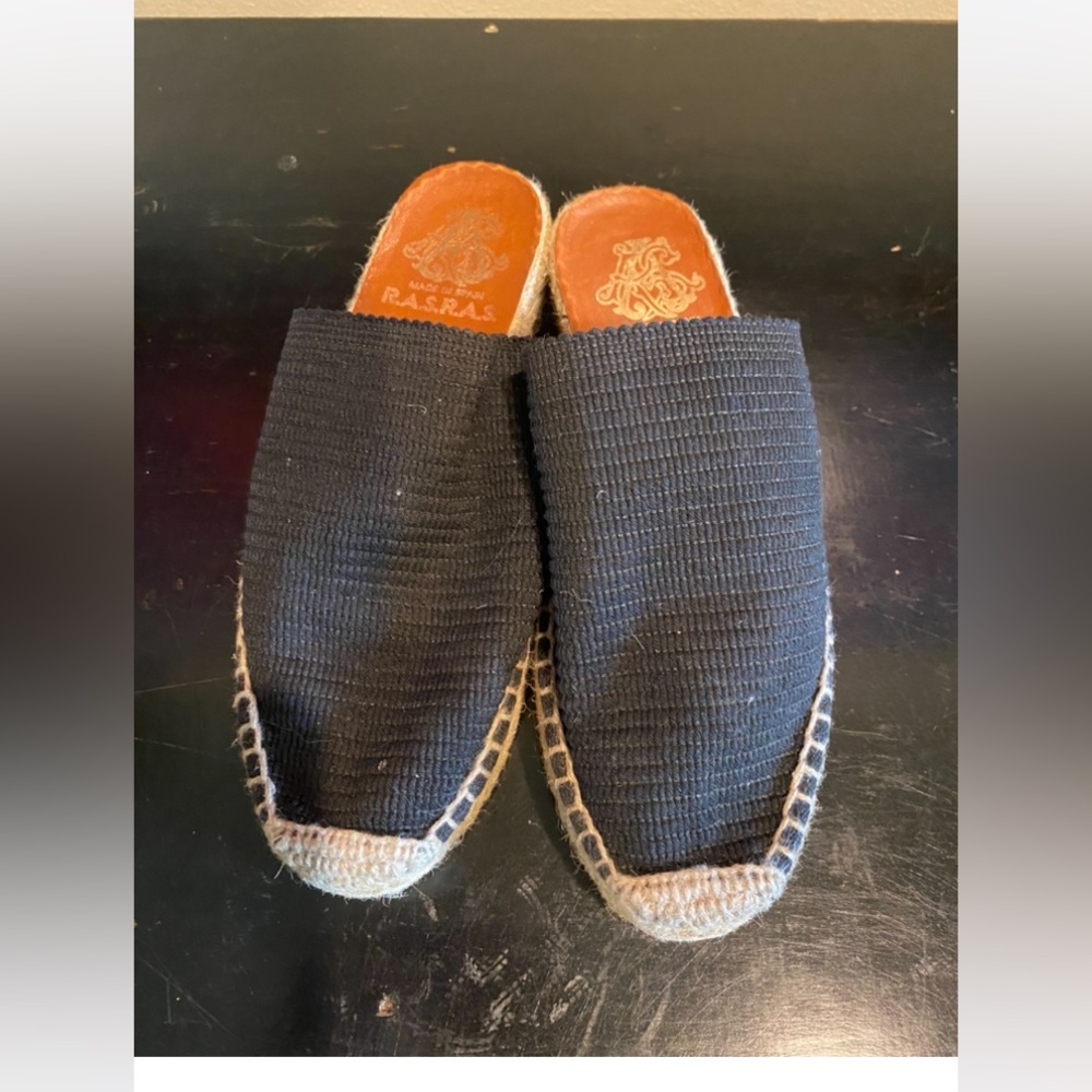 RASRAS MULES NWOT BLACK SIZE 8